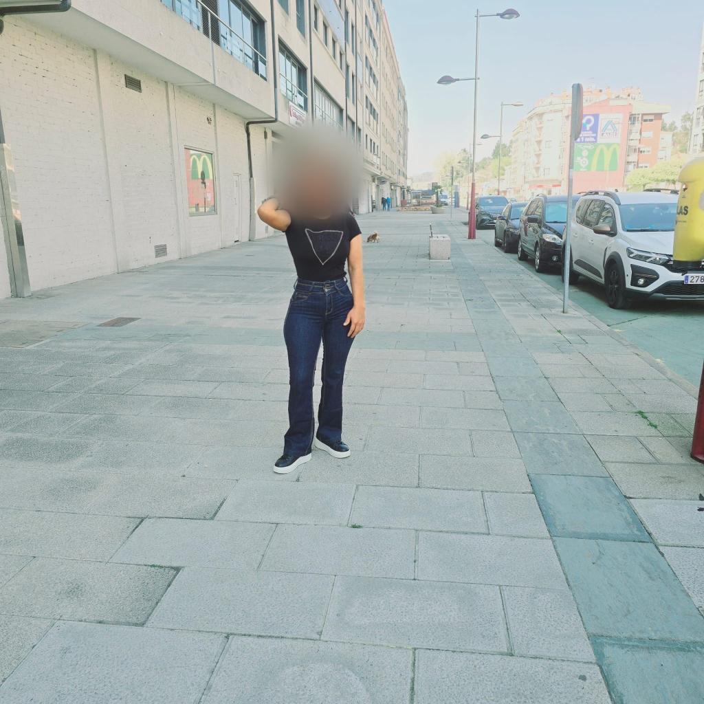 643196852: Chica busca chico en Pontevedra