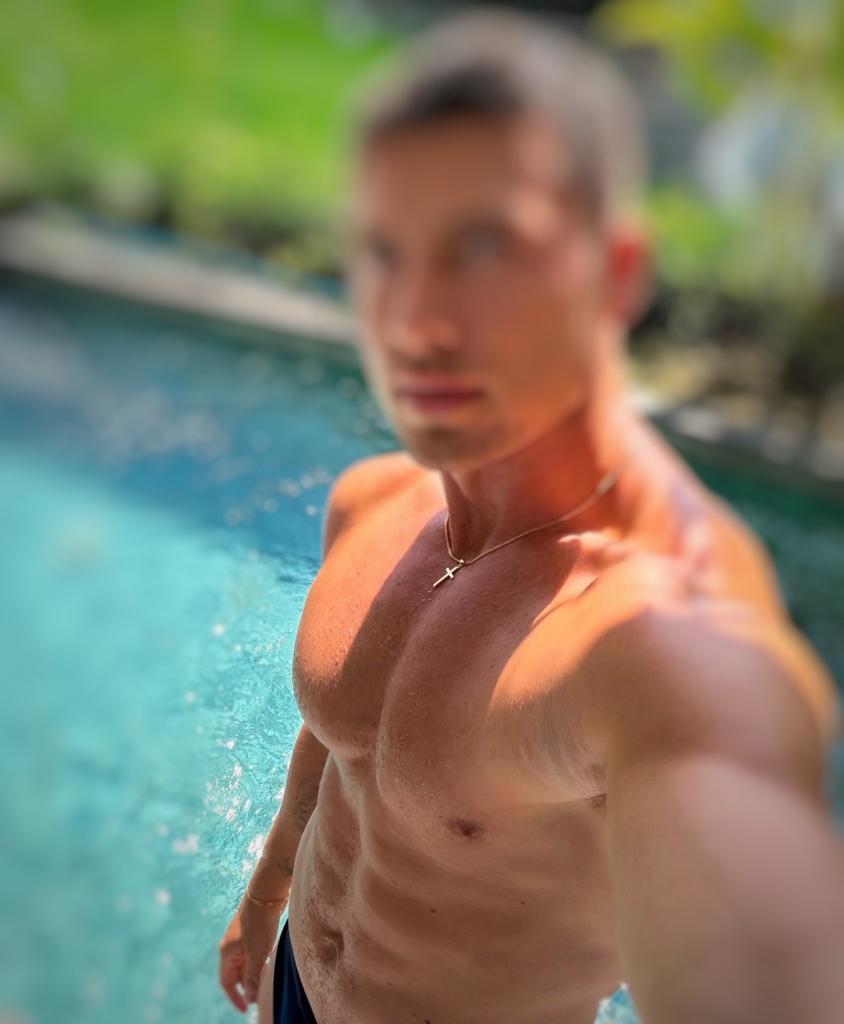 Chico busca chica en Granada: 