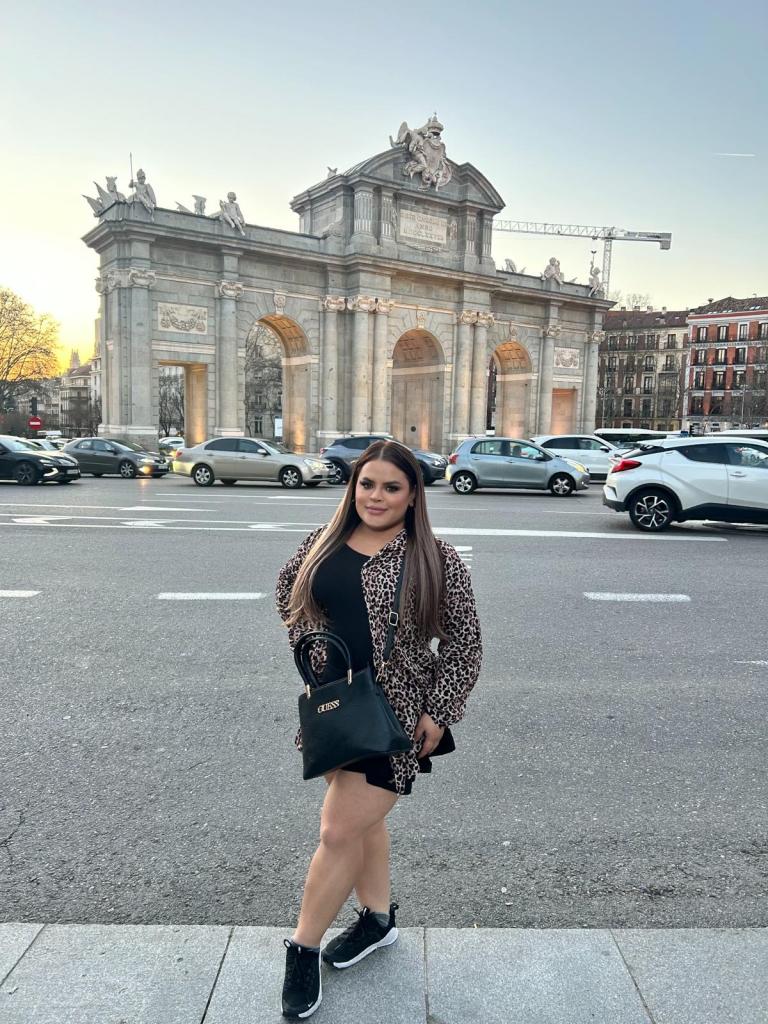 664264950: Transexual en La Coruña