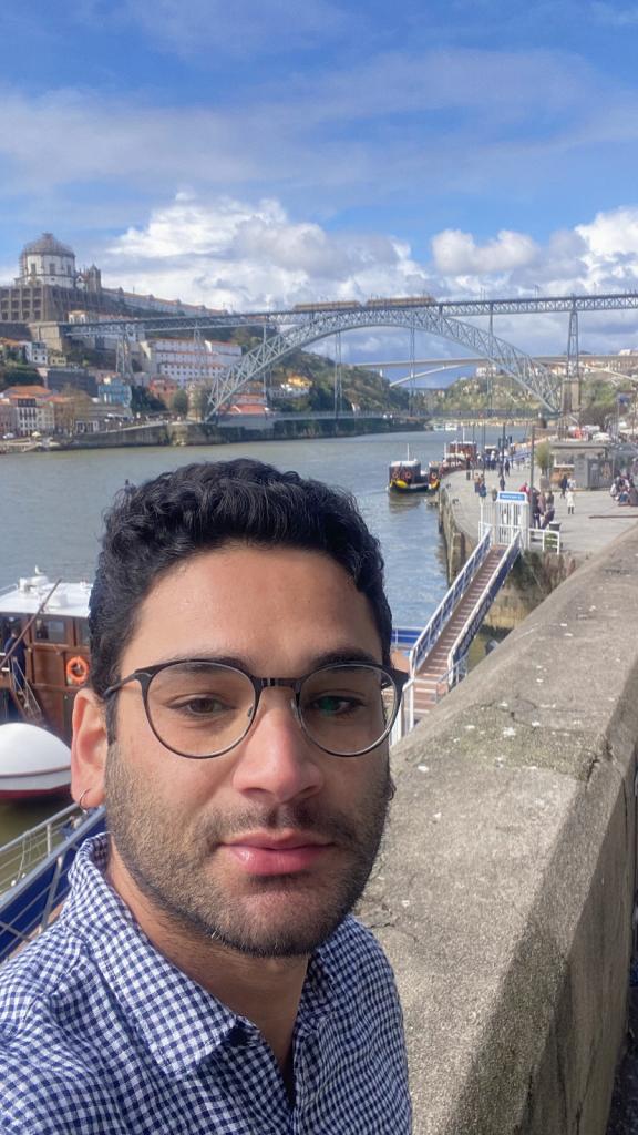 672177602: Chico busca chica en Madrid