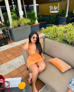 606895376: Chica busca chico en Pontevedra