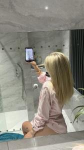 633067748: Chica busca chico en La Coruña