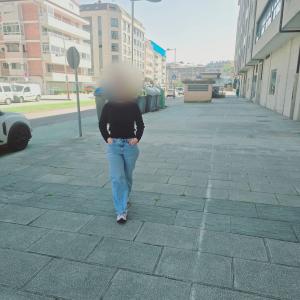 643125944: Chica busca chico en Pontevedra