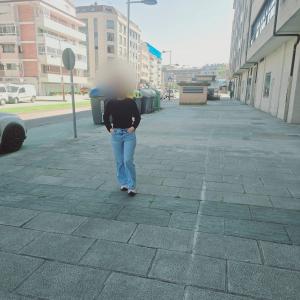 643125944: Chica busca chico en Pontevedra