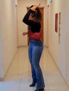 607051664: Chica busca chico en Cádiz