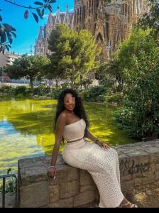 672256664: Chica busca chico en Sevilla