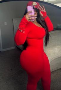 670650849: Chica busca chico en Barcelona