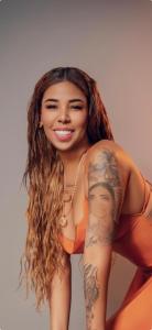 688394537: Chica busca chico en Madrid