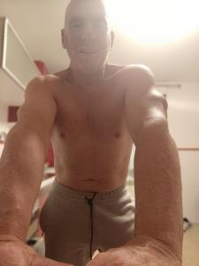 610624710: Chico busca chica en Madrid