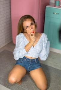 645823615: Chica busca chico en Barcelona