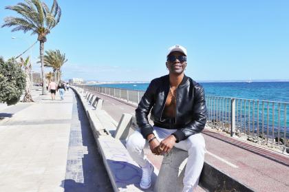 642438849: Chico busca chica en Valencia