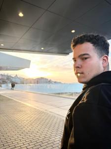 633164992: Chico busca chica en Lugo