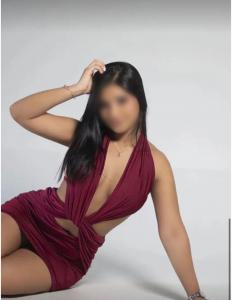 614551064: Chica busca chico en Sevilla