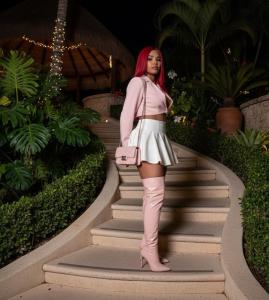 647721233: Chica busca chico en Murcia