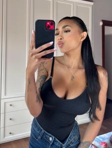 672599361: Chica busca chico en Alicante