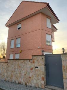 610772481: Chica busca chico en Madrid