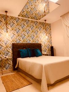 610772481: Chica busca chico en Madrid