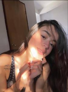627237411: Chica busca chico en Sevilla