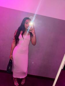 613594943: Chica busca chico en Barcelona