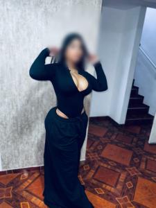667760274: Chica busca chico en Sevilla