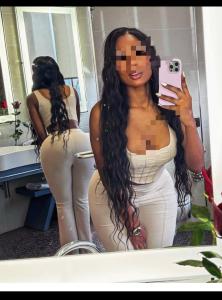 672256664: Chica busca chico en Sevilla