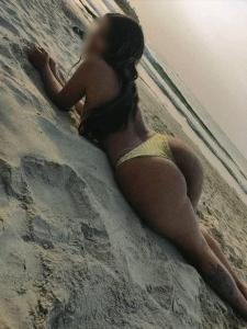 614670681: Chica busca chico en Sevilla