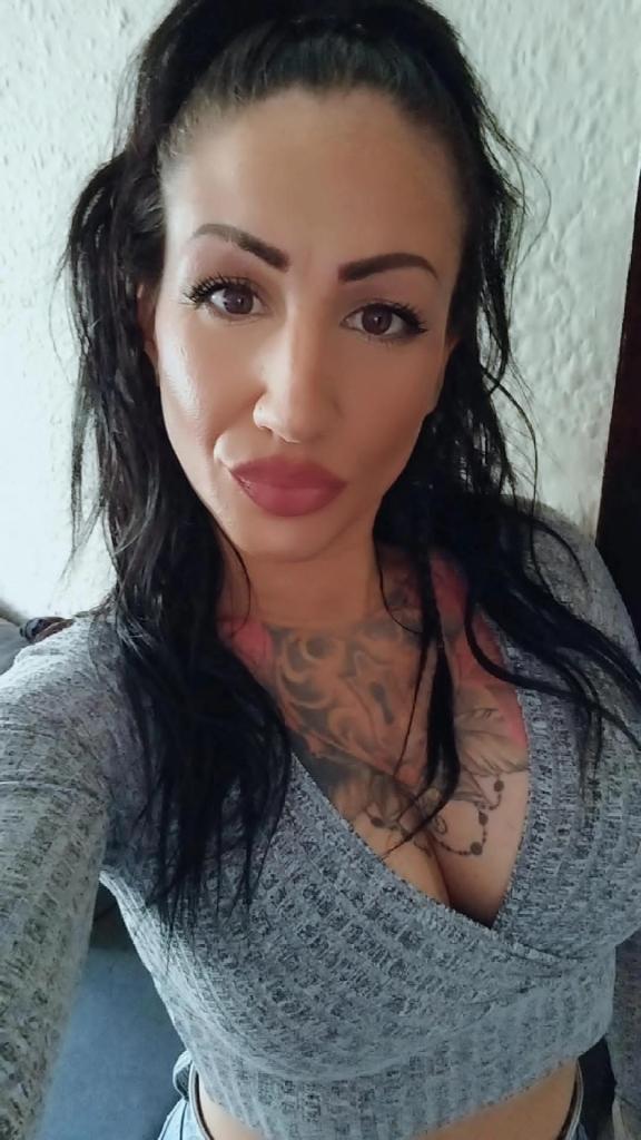 678419141: Chica busca chico en Barcelona