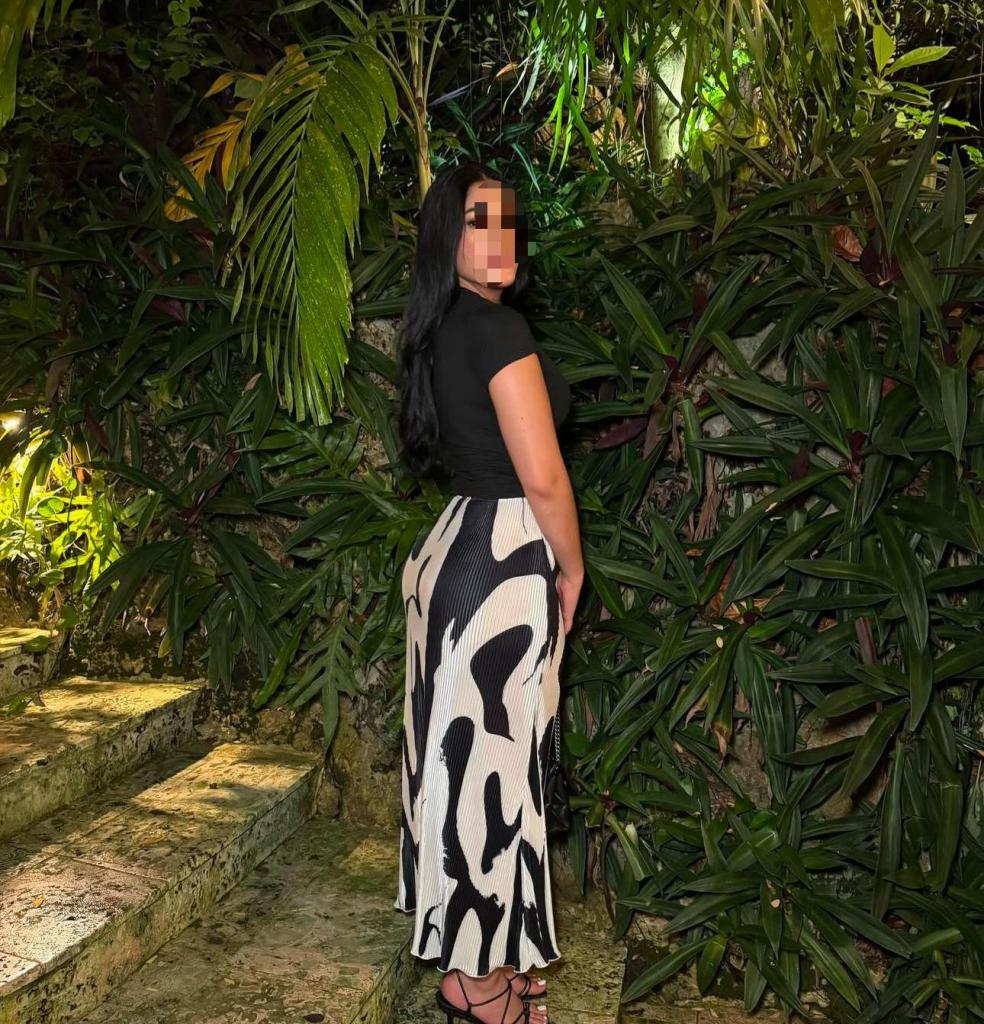 606895376: Chica busca chico en Pontevedra