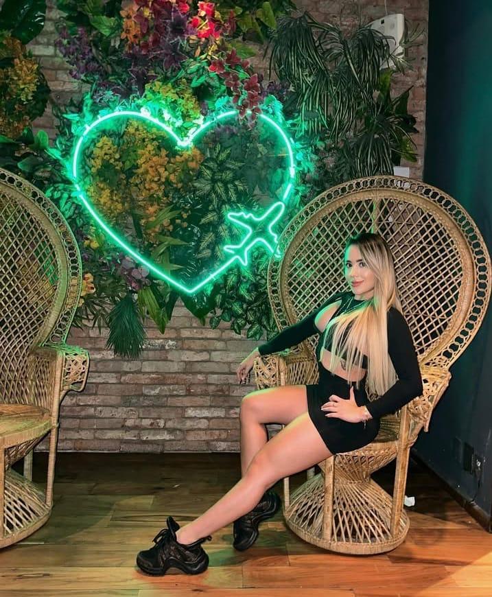 685225753: Chica busca chico en Alicante