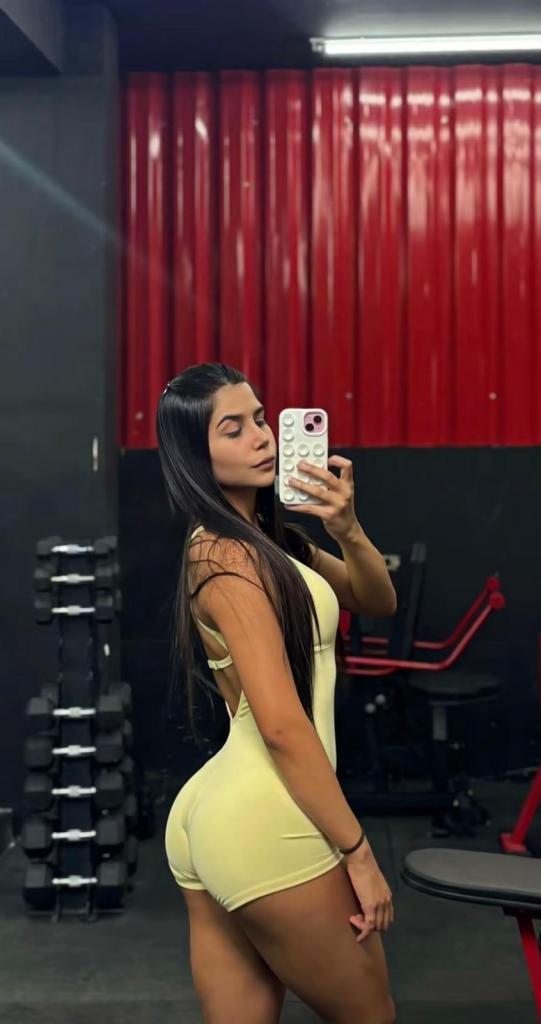 Chica busca chico en Almería: 