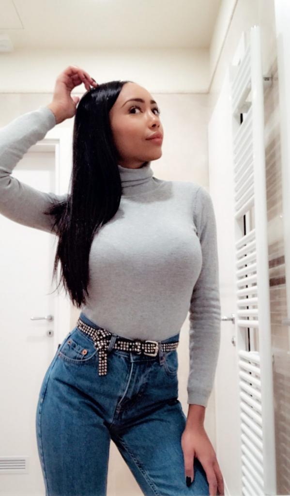 Chica busca chico en Alicante: Chica busca chico