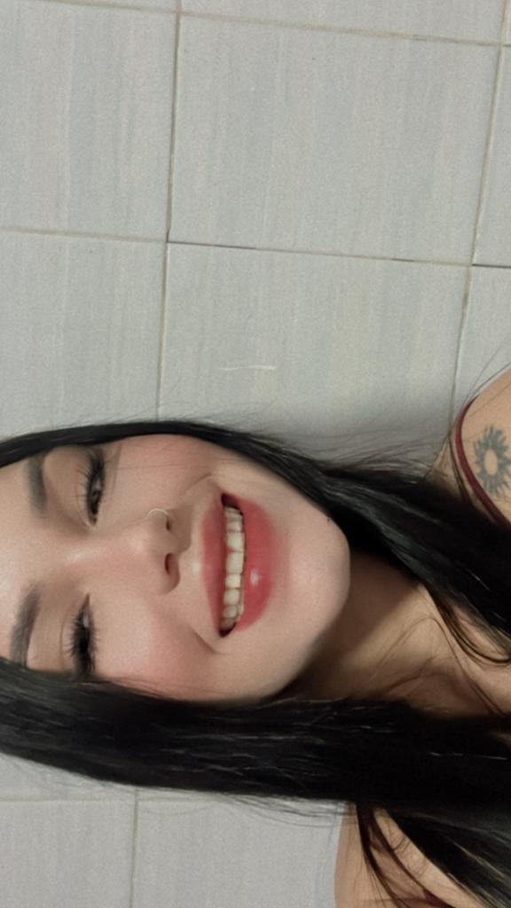 Chica busca chico en Alicante: Chica busca chico