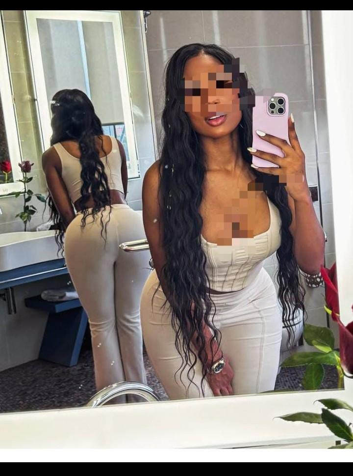 672256664: Chica busca chico en Sevilla