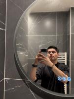 692543750: Chico busca chica en Barcelona