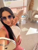 664553170: Chica busca chico en Barcelona