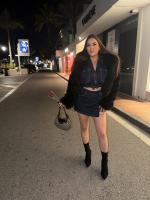 672126389: Chica busca chico en Málaga