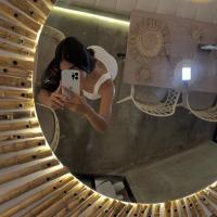 613904084: Chica busca chico en Barcelona