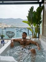 632326585: Chico busca chica en Granada