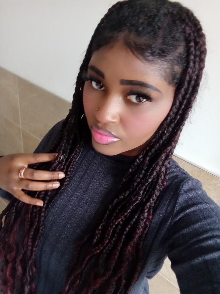 604220715: Chica busca chico en Barcelona