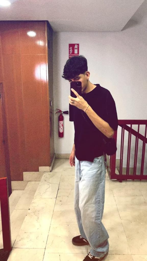 613859467: Chico busca chica en Alicante
