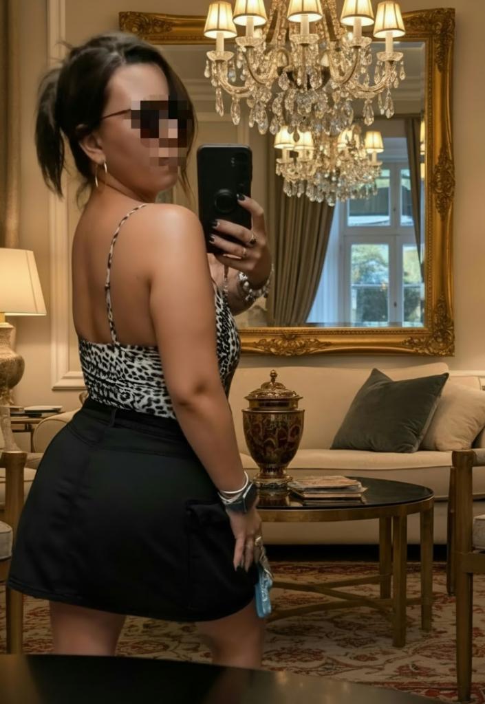 643834767: Chica busca chico en León