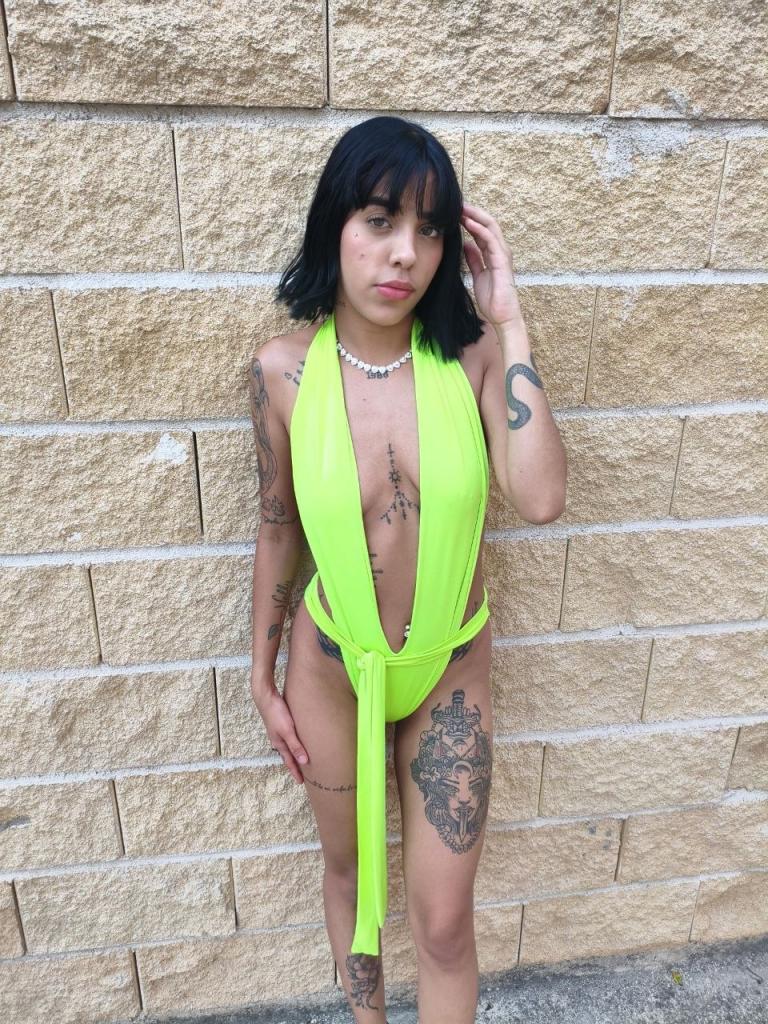 664874220: Chica busca chico en Madrid