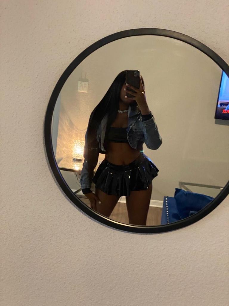 634113937: Chica busca chico en Mallorca