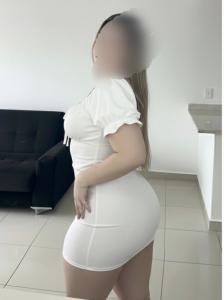697209639: Chica busca chico en Barcelona