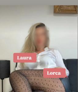 694921581: Chica busca chico en Murcia