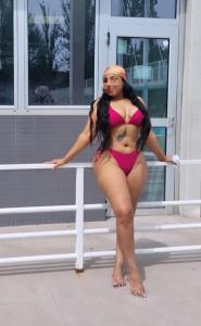 613714367: Chica busca chico en Barcelona