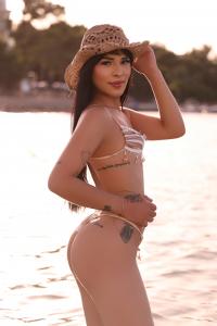 605768826: Chica busca chico en Ibiza
