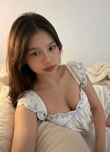 623284966: Chica busca chico en Gerona