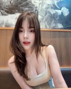 645249662: Chica busca chico en Barcelona
