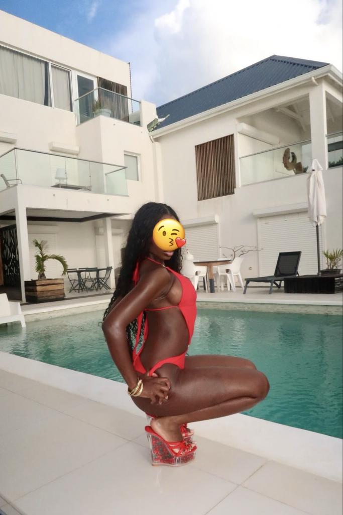 Chica busca chico en Almería: 